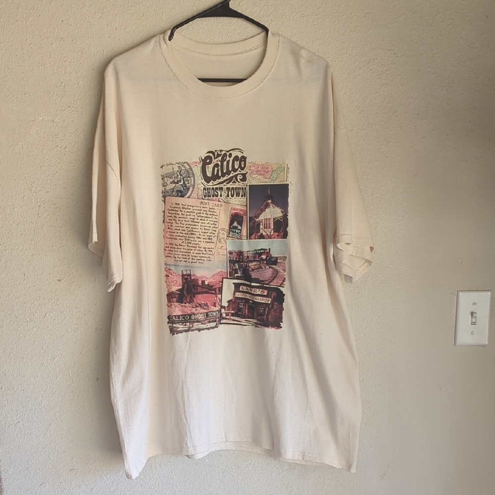 Chico Men's Cream Graphic Tee - Short Sleeve